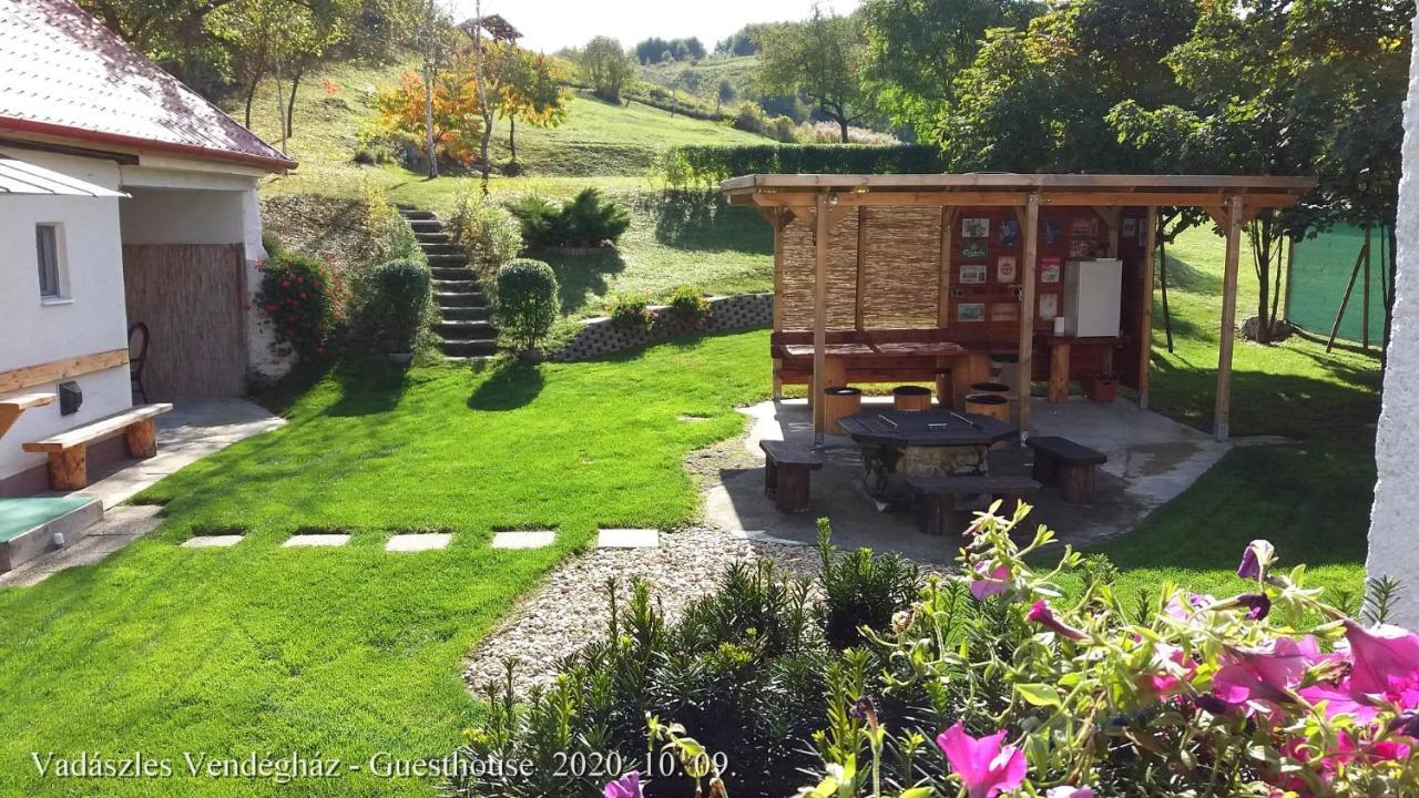 Vadaszles Vendeghaz Bukkszentmarton Exterior photo
