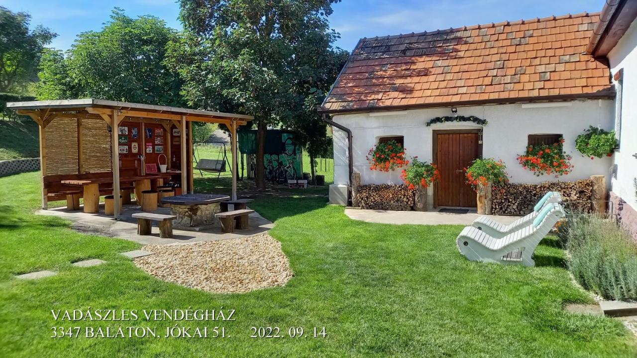 Vadaszles Vendeghaz Bukkszentmarton Exterior photo