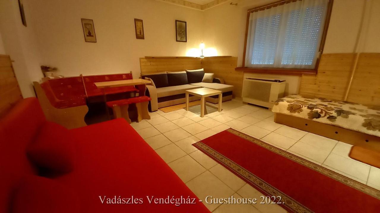 Vadaszles Vendeghaz Bukkszentmarton Exterior photo