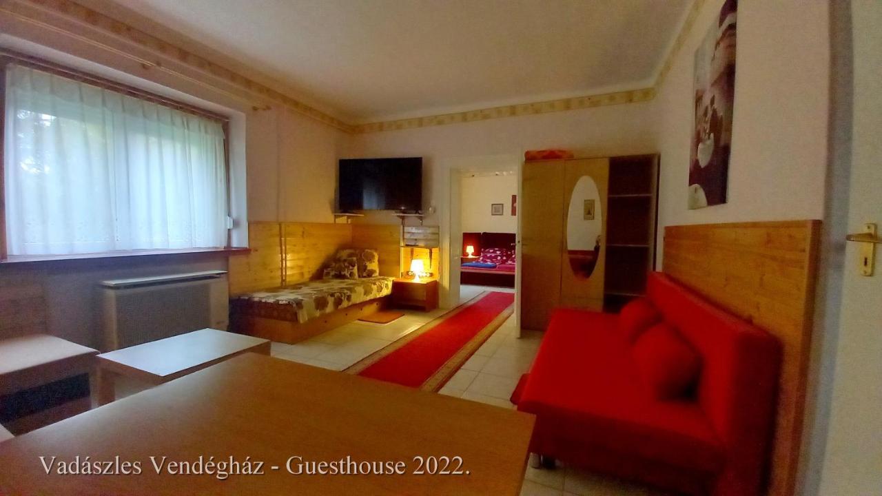 Vadaszles Vendeghaz Bukkszentmarton Exterior photo